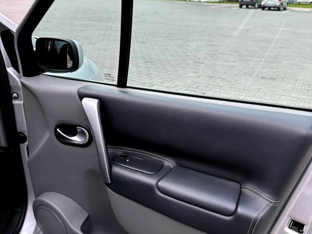 Серый Рено Сценик II, объемом двигателя 1.6 л и пробегом 172 тыс. км за 5350 $, фото 9 на Automoto.ua