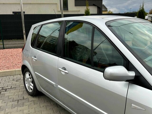 Серый Рено Сценик II, объемом двигателя 1.6 л и пробегом 172 тыс. км за 5350 $, фото 2 на Automoto.ua