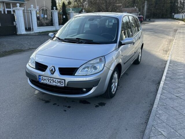 Серый Рено Сценик II, объемом двигателя 1.6 л и пробегом 265 тыс. км за 4500 $, фото 2 на Automoto.ua