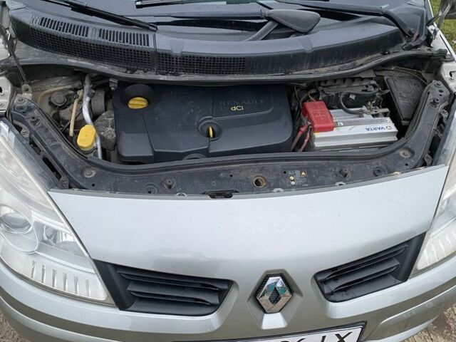 Серый Рено Сценик II, объемом двигателя 1.5 л и пробегом 200 тыс. км за 5500 $, фото 7 на Automoto.ua