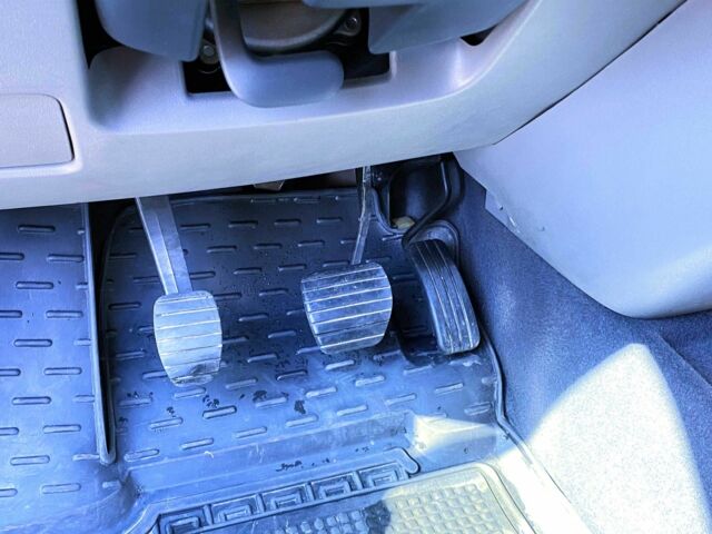 Серый Рено Сценик II, объемом двигателя 1.6 л и пробегом 140 тыс. км за 6000 $, фото 9 на Automoto.ua