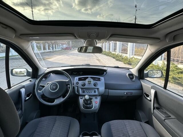 Серый Рено Сценик II, объемом двигателя 1.6 л и пробегом 265 тыс. км за 4500 $, фото 18 на Automoto.ua