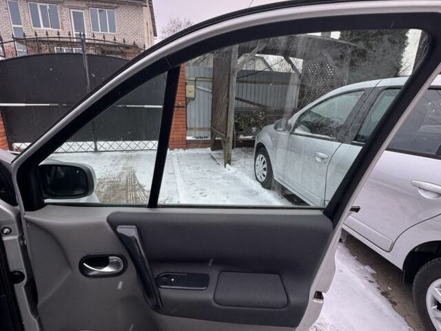 Сірий Рено Сценік II, об'ємом двигуна 1.6 л та пробігом 188 тис. км за 4899 $, фото 8 на Automoto.ua