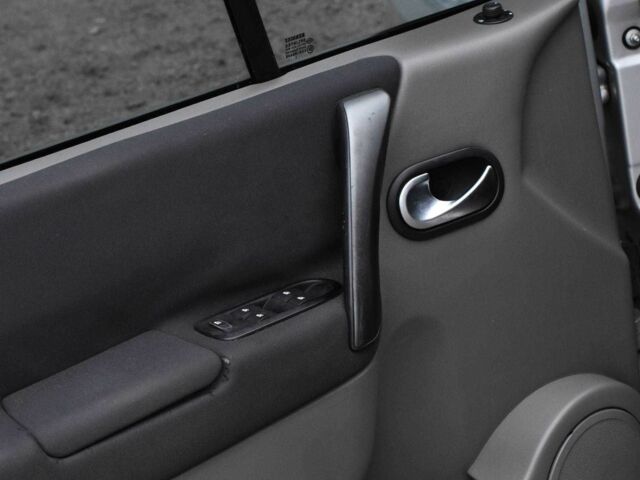 Серый Рено Сценик II, объемом двигателя 1.5 л и пробегом 303 тыс. км за 5500 $, фото 11 на Automoto.ua