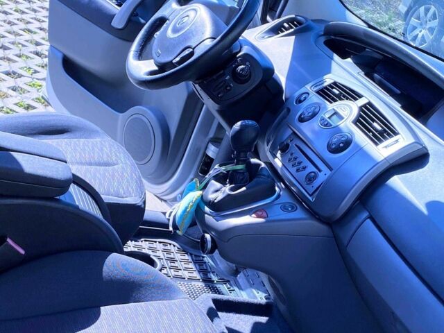 Серый Рено Сценик II, объемом двигателя 1.6 л и пробегом 140 тыс. км за 6000 $, фото 7 на Automoto.ua