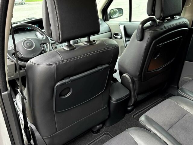 Серый Рено Сценик II, объемом двигателя 1.6 л и пробегом 172 тыс. км за 5350 $, фото 19 на Automoto.ua