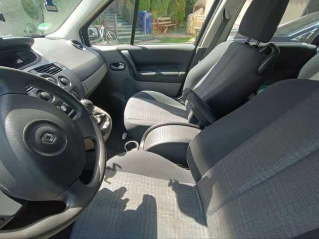 Сірий Рено Сценік II, об'ємом двигуна 1.6 л та пробігом 130 тис. км за 6900 $, фото 3 на Automoto.ua