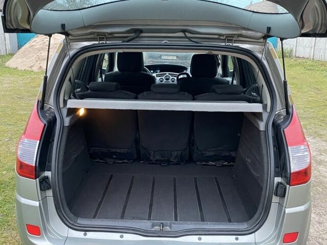 Серый Рено Сценик II, объемом двигателя 1.5 л и пробегом 200 тыс. км за 5500 $, фото 6 на Automoto.ua