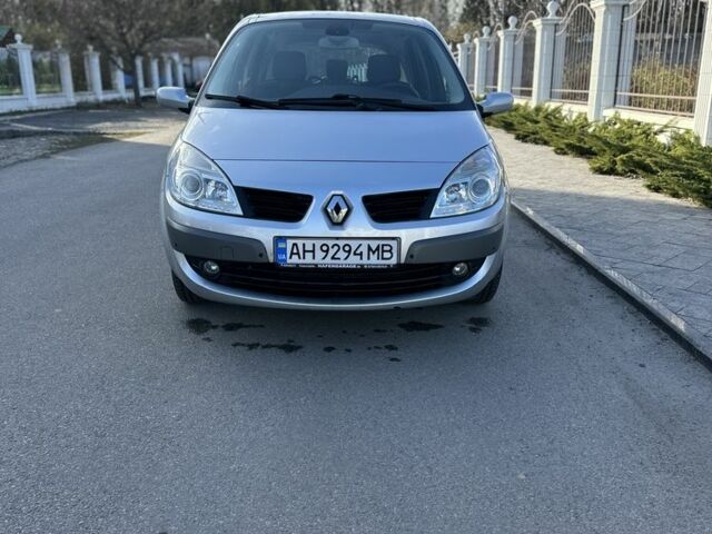 Серый Рено Сценик II, объемом двигателя 1.6 л и пробегом 265 тыс. км за 4500 $, фото 1 на Automoto.ua
