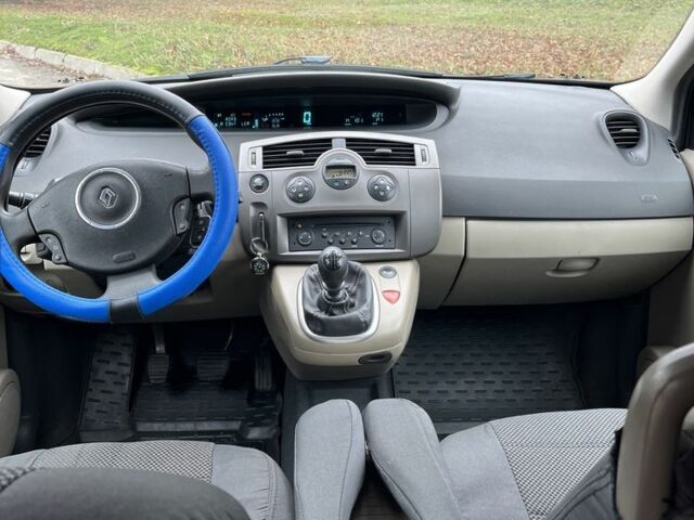 Серый Рено Сценик II, объемом двигателя 1.5 л и пробегом 280 тыс. км за 4699 $, фото 6 на Automoto.ua