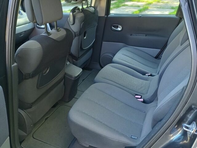 Сірий Рено Сценік II, об'ємом двигуна 1.5 л та пробігом 290 тис. км за 4900 $, фото 5 на Automoto.ua