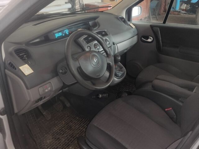 Серый Рено Сценик II, объемом двигателя 1.5 л и пробегом 255 тыс. км за 3200 $, фото 7 на Automoto.ua