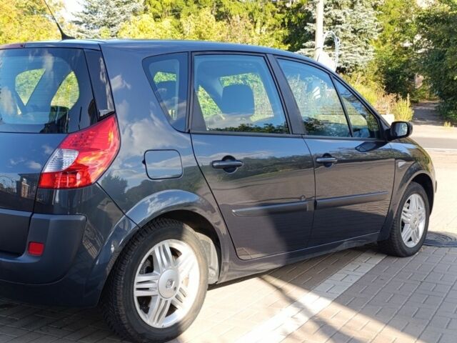 Рено Сценік II 2008 у Києві на Automoto.ua Сірий Рено Сценік II, об'ємом двигуна 2 л та пробігом 173 тис. км за 5750 $, фото 6 на Automoto.ua