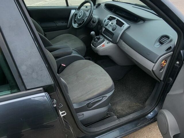 Серый Рено Сценик II, объемом двигателя 1.5 л и пробегом 190 тыс. км за 4800 $, фото 4 на Automoto.ua