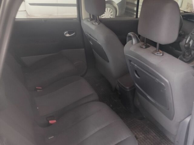 Серый Рено Сценик II, объемом двигателя 1.5 л и пробегом 255 тыс. км за 3200 $, фото 6 на Automoto.ua