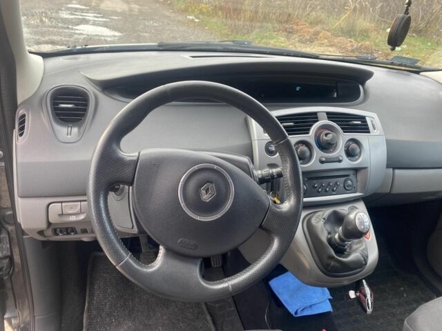 Серый Рено Сценик II, объемом двигателя 1.6 л и пробегом 230 тыс. км за 5000 $, фото 5 на Automoto.ua