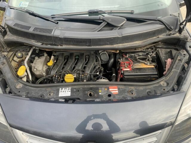 Серый Рено Сценик II, объемом двигателя 1.6 л и пробегом 230 тыс. км за 5000 $, фото 6 на Automoto.ua