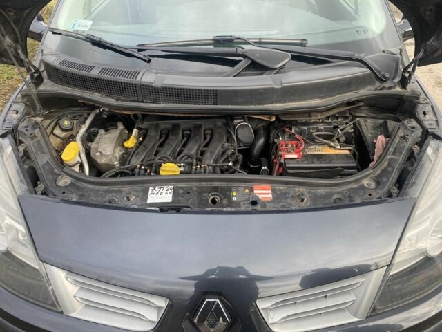 Серый Рено Сценик II, объемом двигателя 1.6 л и пробегом 230 тыс. км за 5000 $, фото 9 на Automoto.ua