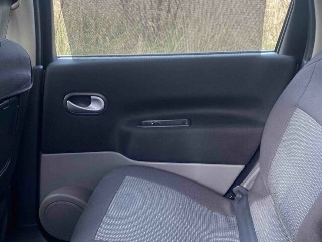 Серый Рено Сценик II, объемом двигателя 1.6 л и пробегом 230 тыс. км за 5000 $, фото 14 на Automoto.ua