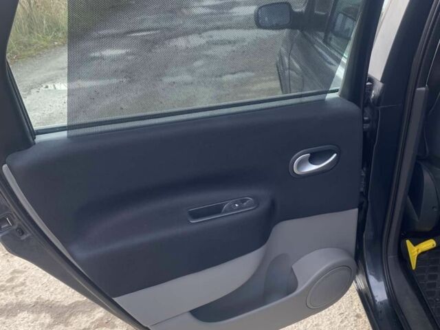 Серый Рено Сценик II, объемом двигателя 1.6 л и пробегом 230 тыс. км за 5000 $, фото 1 на Automoto.ua