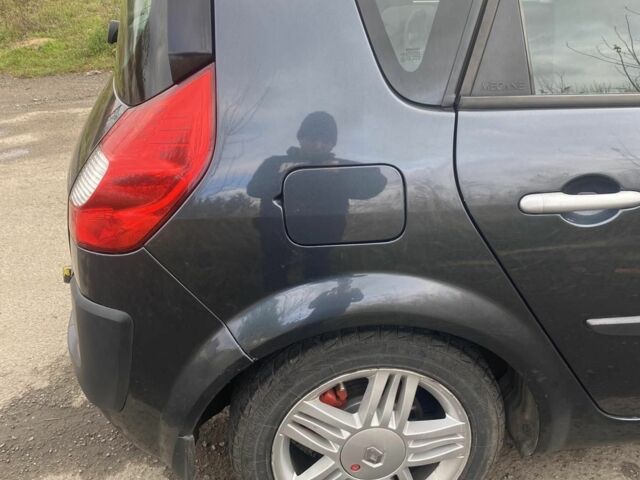 Серый Рено Сценик II, объемом двигателя 1.6 л и пробегом 230 тыс. км за 5000 $, фото 7 на Automoto.ua