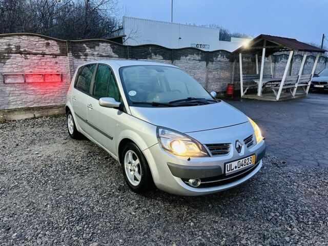 Серый Рено Сценик II, объемом двигателя 1.6 л и пробегом 228 тыс. км за 5450 $, фото 2 на Automoto.ua