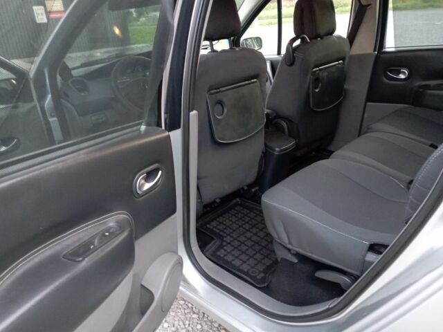 Рено Сценик II 2005 в Староконстантинов на Automoto.ua Серый Рено Сценик II, объемом двигателя 1.6 л и пробегом 362 тыс. км за 4800 $, фото 4 на Automoto.ua