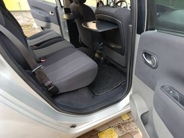 Сірий Рено Сценік II, об'ємом двигуна 0 л та пробігом 221 тис. км за 5850 $, фото 3 на Automoto.ua