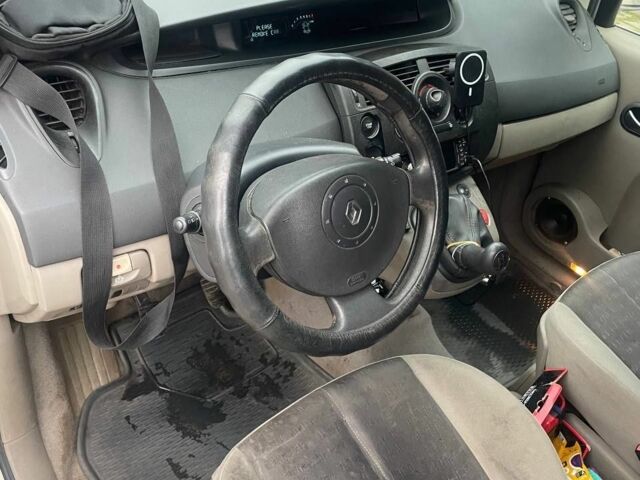 Серый Рено Сценик II, объемом двигателя 1.6 л и пробегом 420 тыс. км за 3000 $, фото 3 на Automoto.ua