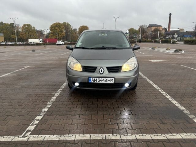 Рено Сценик II 2003 в Черняхове на Automoto.ua Серый Рено Сценик II, объемом двигателя 1.6 л и пробегом 295 тыс. км за 3850 $, фото 3 на Automoto.ua