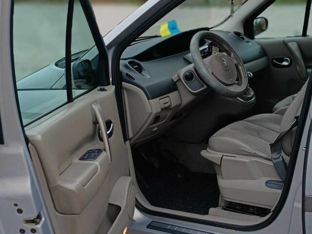 Сірий Рено Сценік II, об'ємом двигуна 2 л та пробігом 155 тис. км за 4600 $, фото 18 на Automoto.ua