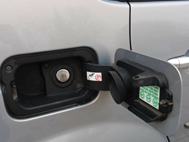 Сірий Рено Сценік II, об'ємом двигуна 2 л та пробігом 155 тис. км за 4600 $, фото 7 на Automoto.ua