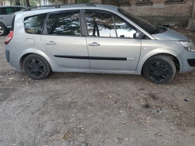 Серый Рено Сценик II, объемом двигателя 1.9 л и пробегом 432 тыс. км за 3971 $, фото 2 на Automoto.ua