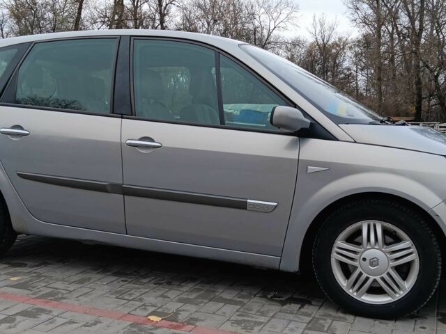 Сірий Рено Сценік II, об'ємом двигуна 2 л та пробігом 155 тис. км за 4600 $, фото 1 на Automoto.ua