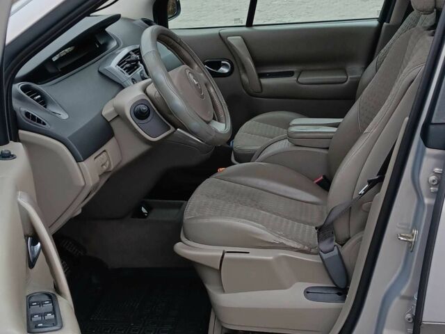 Сірий Рено Сценік II, об'ємом двигуна 2 л та пробігом 155 тис. км за 4600 $, фото 19 на Automoto.ua