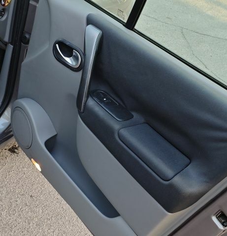 Серый Рено Сценик II, объемом двигателя 1.6 л и пробегом 207 тыс. км за 4800 $, фото 8 на Automoto.ua