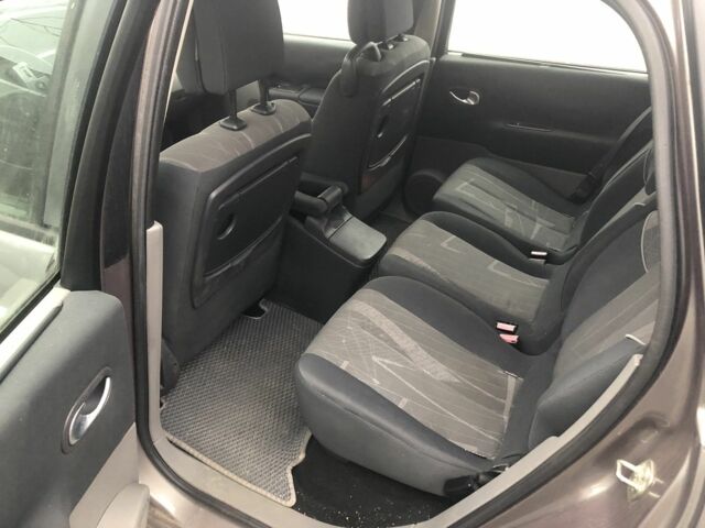 Сірий Рено Сценік II, об'ємом двигуна 1.6 л та пробігом 207 тис. км за 2999 $, фото 7 на Automoto.ua