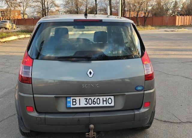Серый Рено Сценик II, объемом двигателя 1.6 л и пробегом 207 тыс. км за 4800 $, фото 3 на Automoto.ua