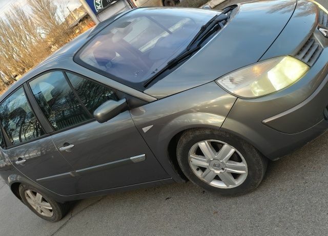 Серый Рено Сценик II, объемом двигателя 1.6 л и пробегом 207 тыс. км за 4800 $, фото 6 на Automoto.ua