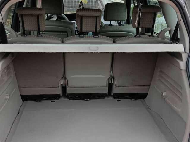 Сірий Рено Сценік II, об'ємом двигуна 2 л та пробігом 155 тис. км за 4600 $, фото 21 на Automoto.ua