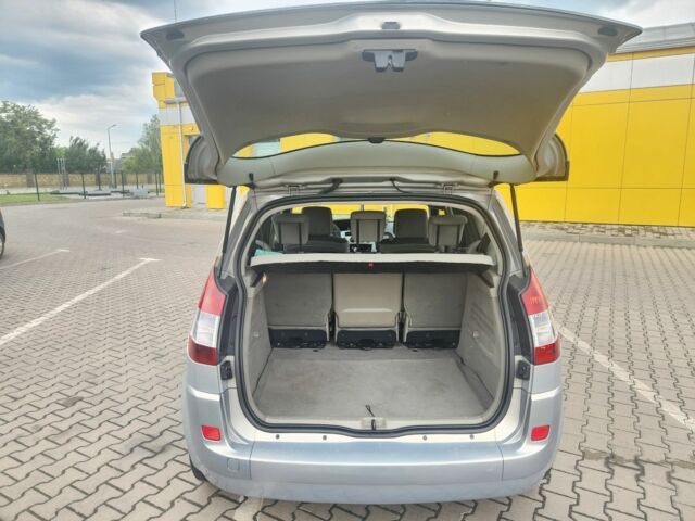 Рено Сценік II 2005 у Полтаві на Automoto.ua Сірий Рено Сценік II, об'ємом двигуна 1.6 л та пробігом 189 тис. км за 4600 $, фото 9 на Automoto.ua