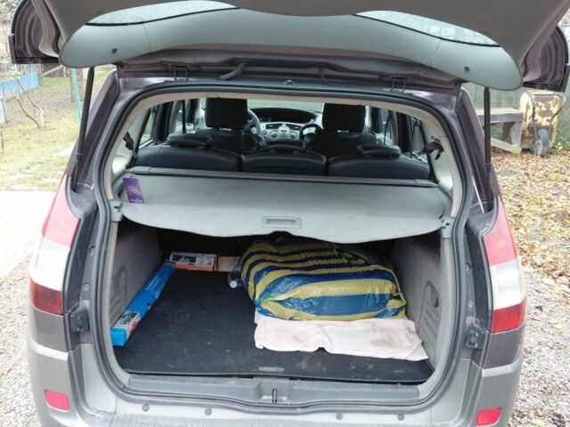 Серый Рено Сценик II, объемом двигателя 1.9 л и пробегом 98 тыс. км за 3700 $, фото 3 на Automoto.ua