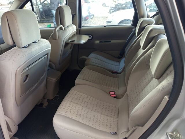 Серый Рено Сценик II, объемом двигателя 1.6 л и пробегом 160 тыс. км за 4400 $, фото 4 на Automoto.ua