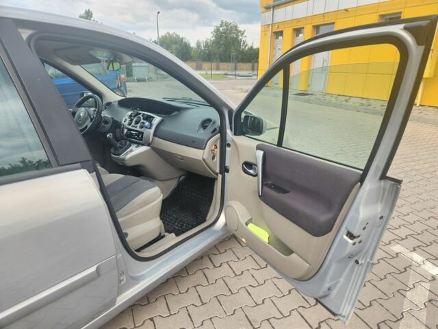 Рено Сценік II 2005 у Полтаві на Automoto.ua Сірий Рено Сценік II, об'ємом двигуна 1.6 л та пробігом 189 тис. км за 4600 $, фото 10 на Automoto.ua