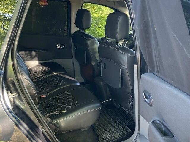 Серый Рено Сценик II, объемом двигателя 1.6 л и пробегом 255 тыс. км за 4299 $, фото 4 на Automoto.ua