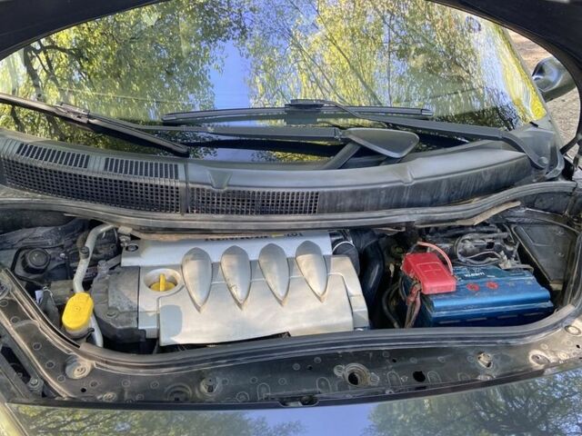 Серый Рено Сценик II, объемом двигателя 1.6 л и пробегом 255 тыс. км за 4299 $, фото 1 на Automoto.ua