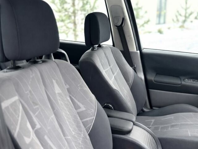 Сірий Рено Сценік II, об'ємом двигуна 1.6 л та пробігом 220 тис. км за 4000 $, фото 4 на Automoto.ua