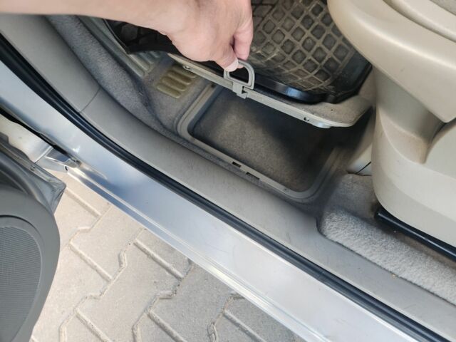 Рено Сценік II 2005 у Полтаві на Automoto.ua Сірий Рено Сценік II, об'ємом двигуна 1.6 л та пробігом 189 тис. км за 4600 $, фото 19 на Automoto.ua