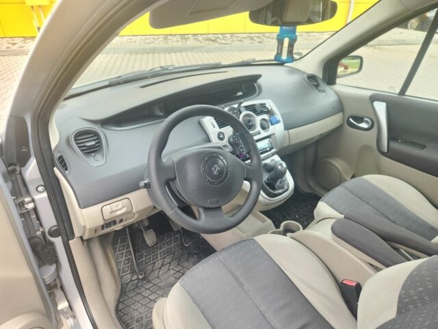 Рено Сценік II 2005 у Полтаві на Automoto.ua Сірий Рено Сценік II, об'ємом двигуна 1.6 л та пробігом 189 тис. км за 4600 $, фото 7 на Automoto.ua