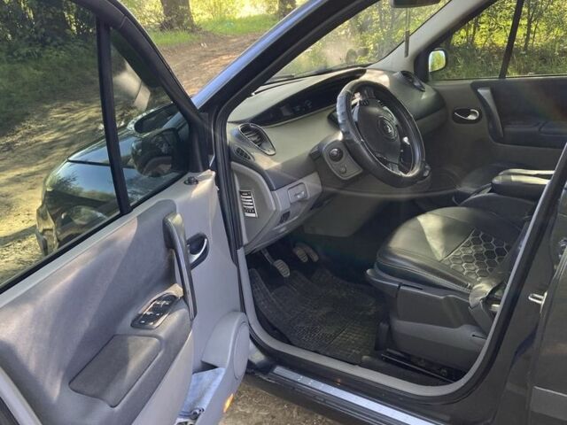 Серый Рено Сценик II, объемом двигателя 1.6 л и пробегом 255 тыс. км за 4299 $, фото 2 на Automoto.ua